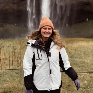 Meet your Posher, Estera